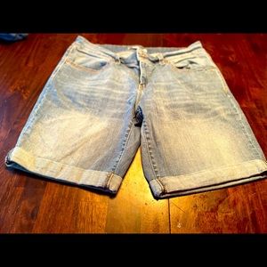 Levi’s denim shorts 18